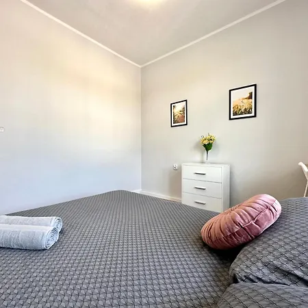 Mmrent Meadow Homestay